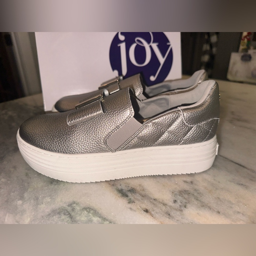 NWT Joy Size 8M‎ Womens Silver Metallic Slip-On Bow Shoes